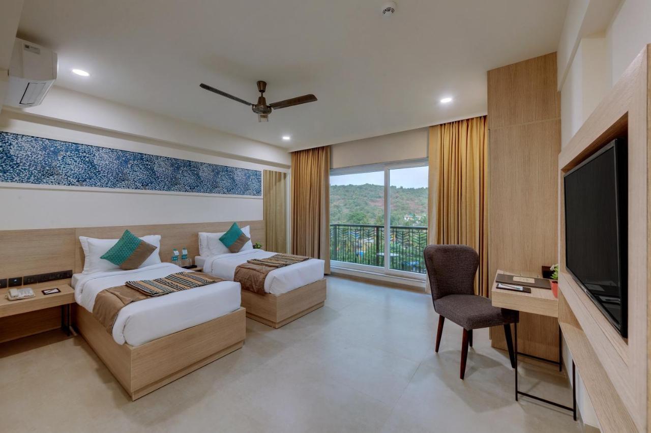 The Fern Habitat, Candolim, Goa Exterior photo