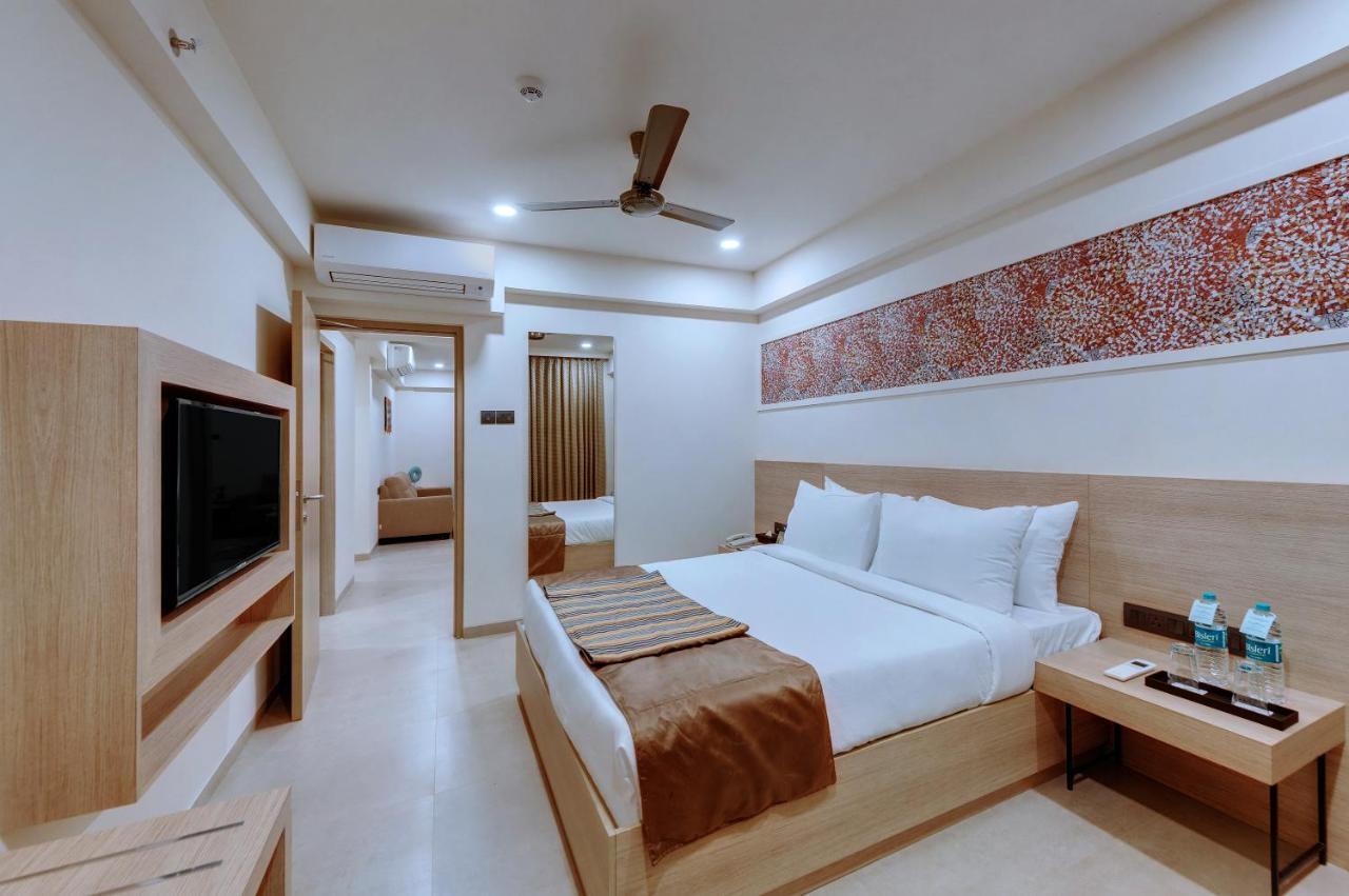 The Fern Habitat, Candolim, Goa Exterior photo